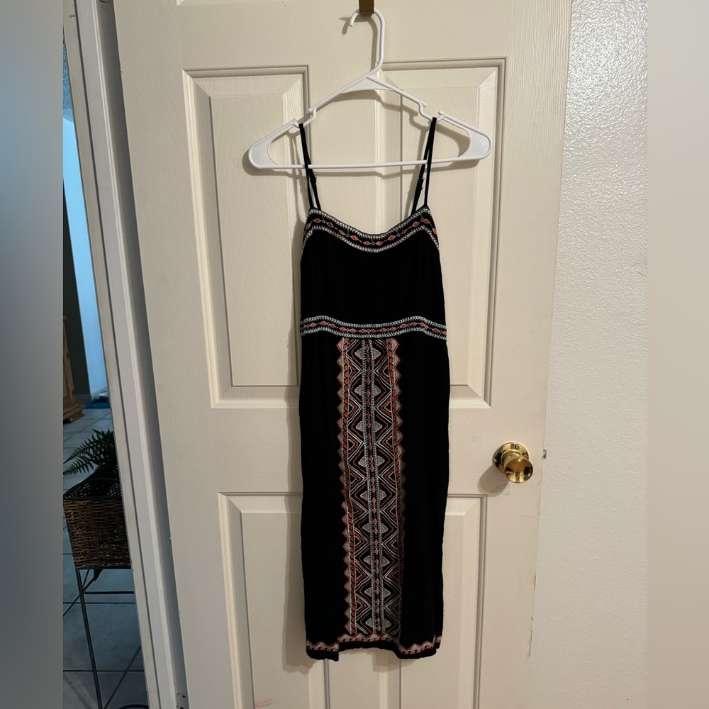 South Main Midi Dress with Embroidered Geometric Patterns